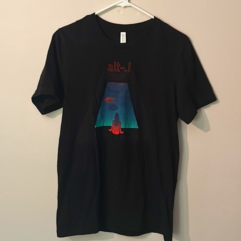 NWOT alt-J TOUR 2018_ Official Merch Tour Shirt